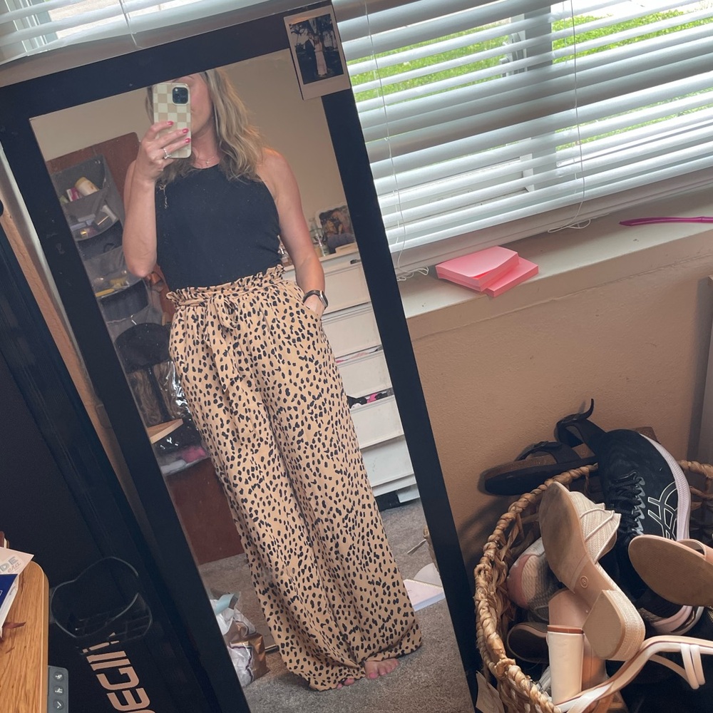 Lulu's Black and Tan Leopard Wide-Leg Pants